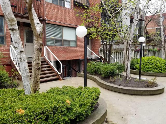 5 - 17 Pembroke St, Townhouse with 2 bedrooms, 1 bathrooms and 1 parking in Toronto ON | Image 1