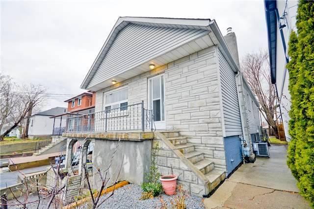 MAIN - 106 Denton Ave, House detached with 2 bedrooms, 1 bathrooms and null parking in Scarborough ON | Image 4