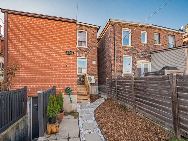 885 Shaw St, House detached with 3 bedrooms, 4 bathrooms and 1.5 parking in Toronto ON | Image 24