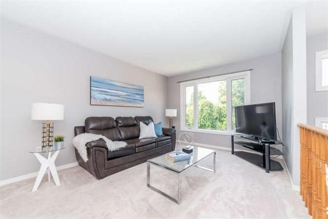 49 Fenwick Ave, House detached with 3 bedrooms, 2 bathrooms and 2 parking in Bowmanville ON | Image 2