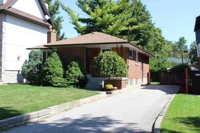 9 Hillcroft Dr, House detached with 3 bedrooms, 2 bathrooms and 4 parking in Etobicoke ON | Image 2