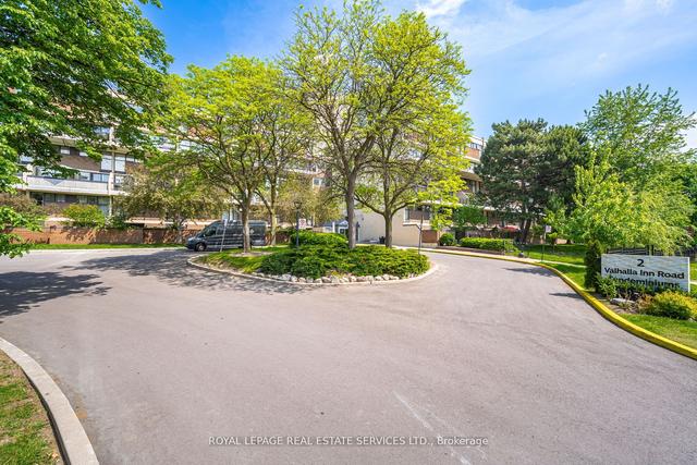 106 - 2 Valhalla Inn Rd, Townhouse with 3 bedrooms, 3 bathrooms and 1 parking in Toronto ON | Image 30