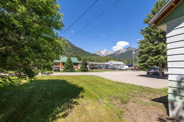 1022 10th Ave, House detached with 3 bedrooms, 1 bathrooms and 4 parking in Fernie BC | Image 49