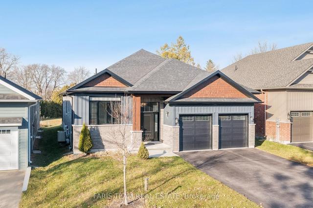 2 Victoria St E, House detached with 3 bedrooms, 2 bathrooms and 6 parking in Innisfil ON | Image 1