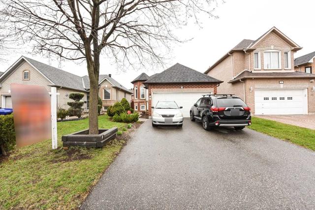 54 Royal Orchard Dr, House detached with 2 bedrooms, 2 bathrooms and 6 parking in Brampton ON | Image 1