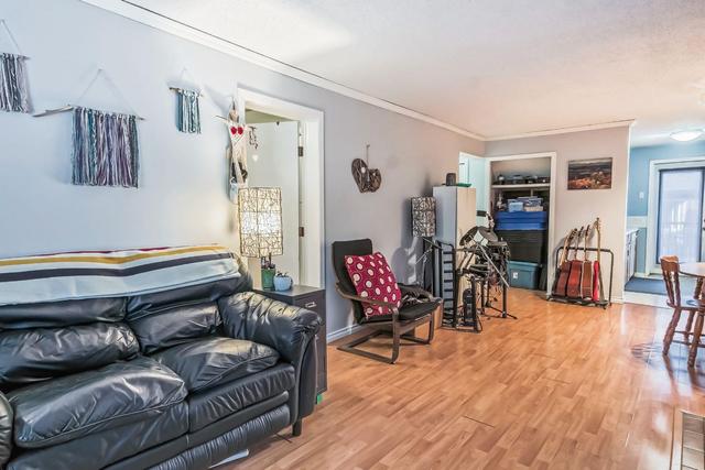 36 - 2400 15 St Sw, Home with 2 bedrooms, 1 bathrooms and 1 parking in Calgary AB | Image 11