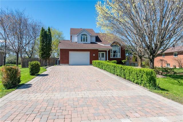 184 Pleasantview Dr, House detached with 4 bedrooms, 3 bathrooms and 6 parking in Laurentian Valley ON | Image 1