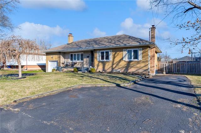 9 Jasper Dr, House detached with 3 bedrooms, 2 bathrooms and 6 parking in Stoney Creek ON | Image 1