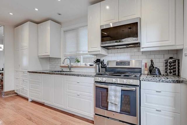 MAIN - 165 Major St, House attached with 3 bedrooms, 1 bathrooms and 1 parking in Toronto ON | Image 9