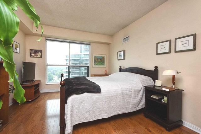 909 - 23 Lorraine Dr, Condo with 2 bedrooms, 2 bathrooms and 1 parking in North York ON | Image 7