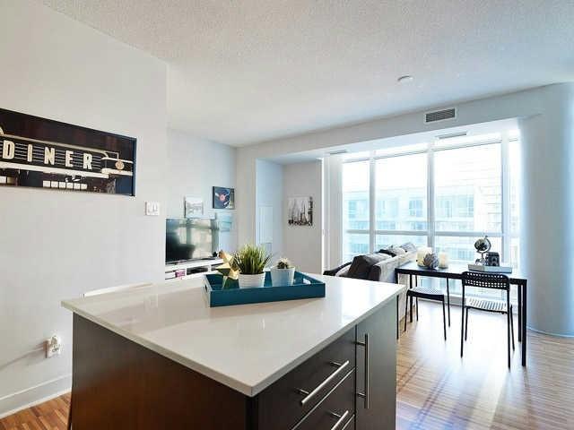 909 - 1171 Queen St W, Condo with 2 bedrooms, 2 bathrooms and 1 parking in Toronto ON | Image 9