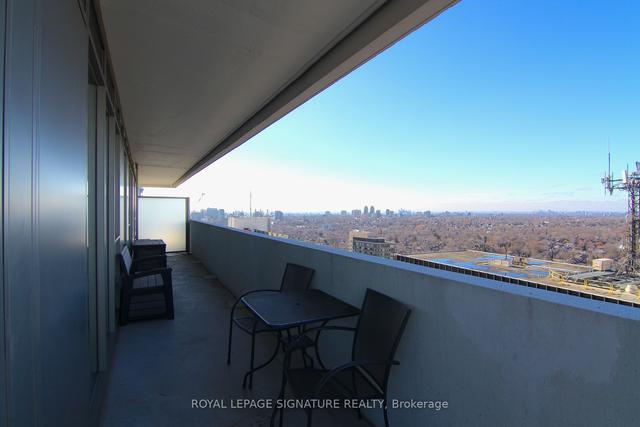 2309 - 2221 Yonge St, Condo with 2 bedrooms, 2 bathrooms and 1 parking in Toronto ON | Image 10