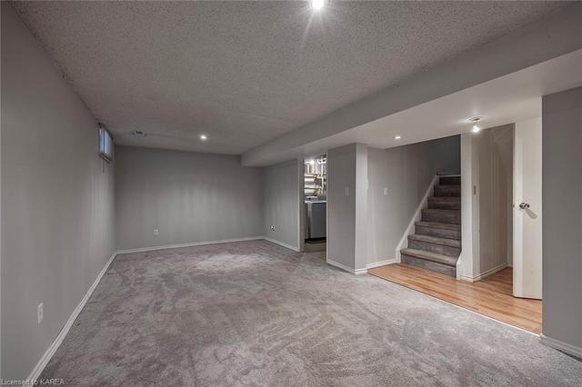 100 Grenadier Dr, House detached with 3 bedrooms, 2 bathrooms and 3 parking in Kingston ON | Image 10