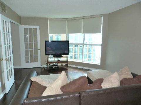 909 - 140 Dunlop St E, Condo with 1 bedrooms, 1 bathrooms and 1 parking in Barrie ON | Image 3