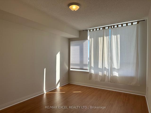 803 - 7373 Kennedy Rd, Condo with 2 bedrooms, 1 bathrooms and 1 parking in Markham ON | Image 7