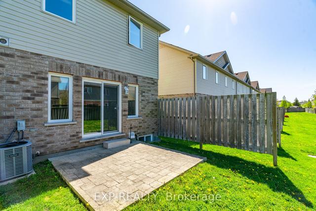 6 - 42 Waterford Dr, Townhouse with 3 bedrooms, 3 bathrooms and 2 parking in Guelph ON | Image 24