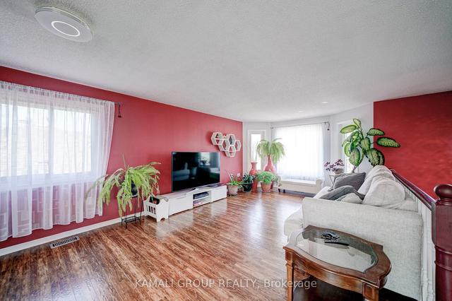 MAIN - 15 Ferguson Dr, House detached with 3 bedrooms, 1 bathrooms and 2 parking in Barrie ON | Image 23
