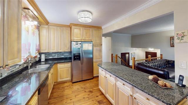 7099 Rosseau Pl, House detached with 4 bedrooms, 2 bathrooms and 6 parking in Niagara Falls ON | Image 2