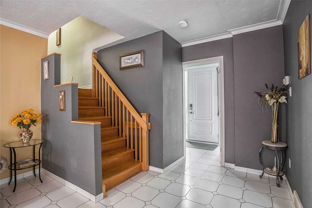 MAIN - 1588 Holburne Rd, House detached with 3 bedrooms, 2 bathrooms and 2 parking in Mississauga ON | Image 22