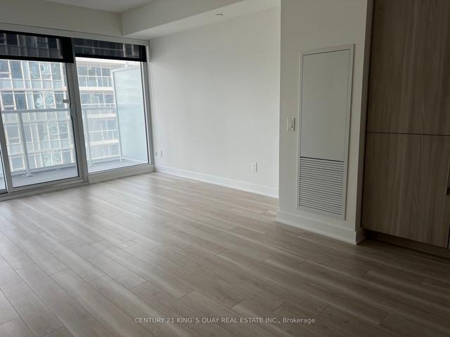 1803 - 17 Bathurst St, Condo with 1 bedrooms, 1 bathrooms and 0 parking in Toronto ON | Image 3