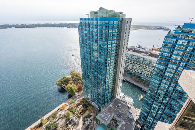 PH13 - 55 Harbour Sq, Condo with 3 bedrooms, 3 bathrooms and 2 parking in Toronto ON | Image 33