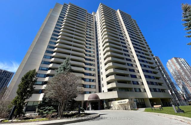 2005 - 75 Wynford Heights Cres, Condo with 3 bedrooms, 2 bathrooms and 2 parking in North York ON | Image 1