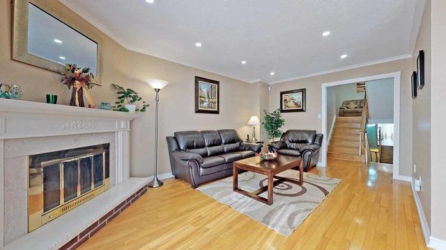 884 Thistle Down Cir, House detached with 3 bedrooms, 3 bathrooms and 5 parking in Mississauga ON | Image 34