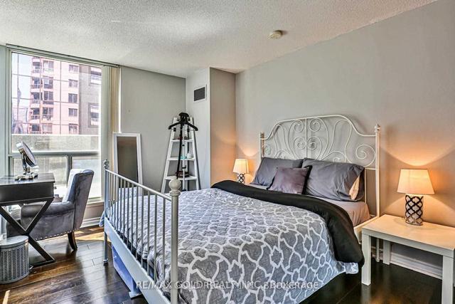 710 - 736 Bay St, Condo with 2 bedrooms, 2 bathrooms and 0 parking in Toronto ON | Image 13
