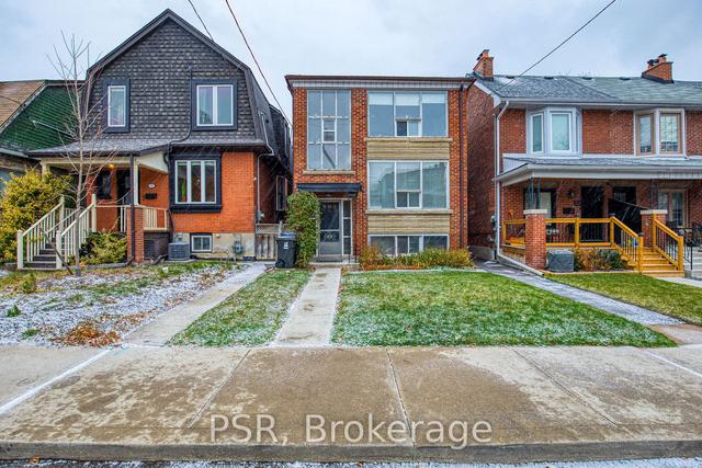 MAIN - 35 Kenwood Ave, House detached with 3 bedrooms, 1 bathrooms and 1 parking in York ON | Image 1