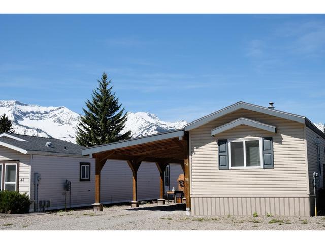 47 Slalom Dr, House detached with 2 bedrooms, 2 bathrooms and null parking in Fernie BC | Image 1