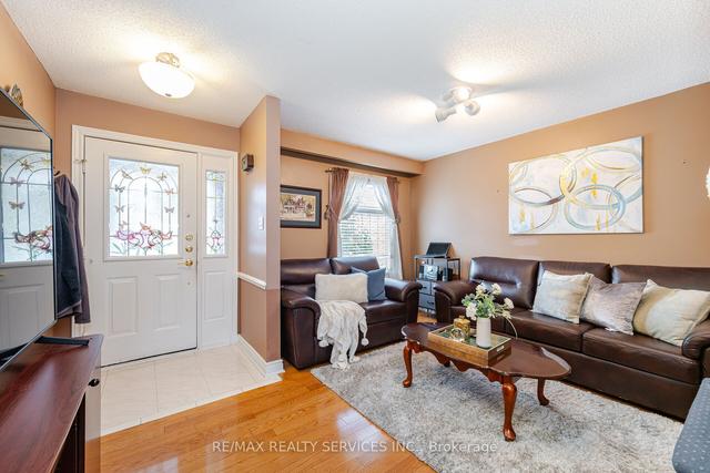 50 Rotherglen Crt, House detached with 3 bedrooms, 4 bathrooms and 5 parking in Brampton ON | Image 23