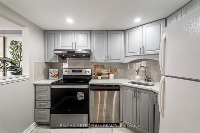 201 - 150 Alton Towers Cir, Condo with 2 bedrooms, 2 bathrooms and 1 parking in Scarborough ON | Image 19