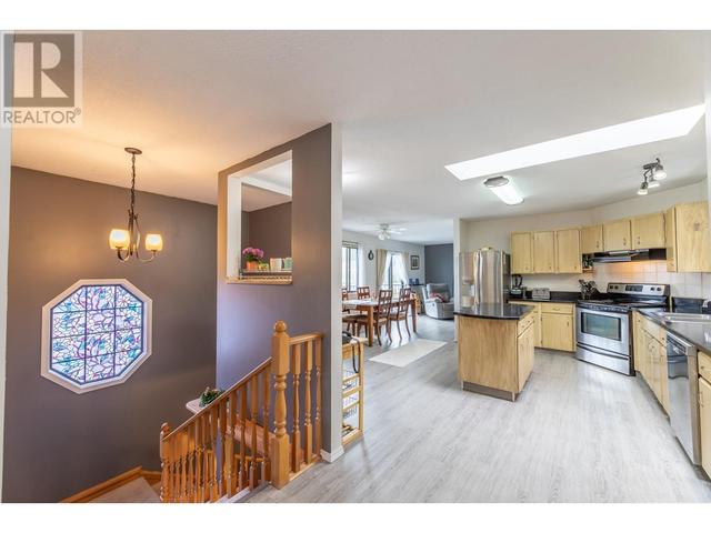 13606 Cartwright Ave, House detached with 3 bedrooms, 2 bathrooms and null parking in Summerland BC | Image 3