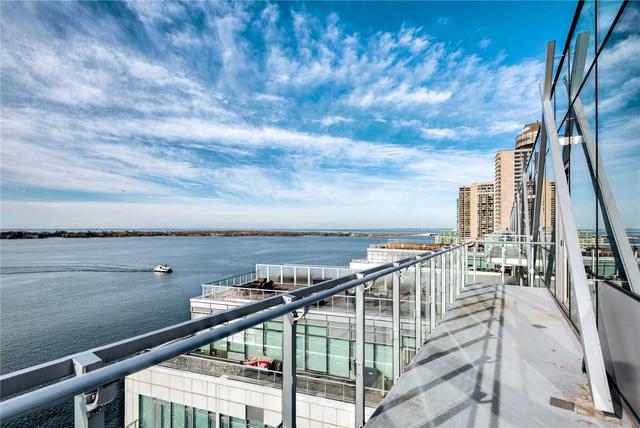 PH-1404 - 29 Queens Quay E, Condo with 4 bedrooms, 4 bathrooms and 2 parking in Toronto ON | Image 13