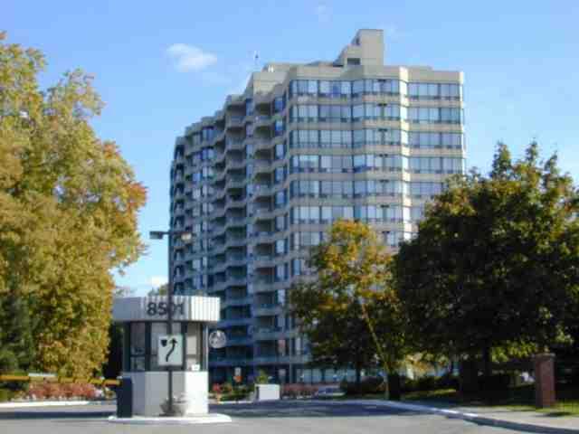PH1503 - 8501 Bayview Ave, Condo with 3 bedrooms, 2 bathrooms and 3 parking in Richmond Hill ON | Image 1