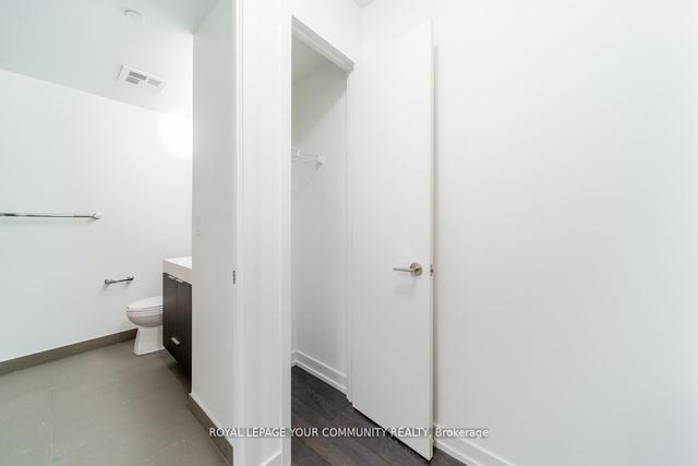 632 - 3100 Keele St, Condo with 2 bedrooms, 2 bathrooms and 1 parking in Toronto ON | Image 5