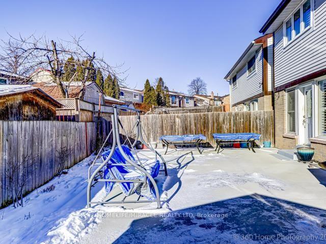 23 Pumfrey Cres, House detached with 3 bedrooms, 2 bathrooms and 3 parking in Etobicoke ON | Image 16