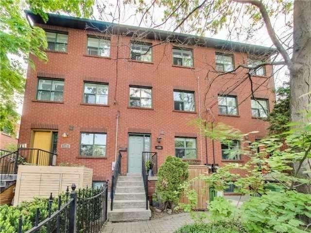 MAIN - 190 Ontario St, House attached with 3 bedrooms, 2 bathrooms and 0 parking in Toronto ON | Image 1