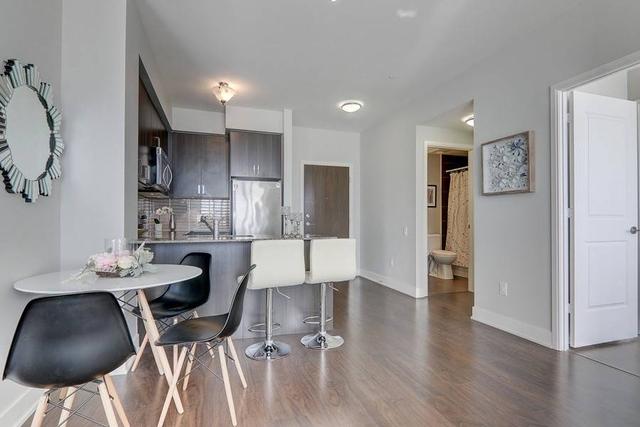 PH14 - 7608 Yonge St, Condo with 2 bedrooms, 2 bathrooms and 1 parking in Thornhill ON | Image 2
