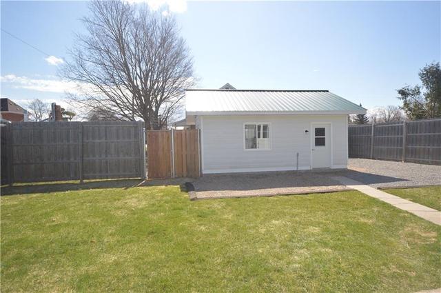 9 Jason St, House detached with 2 bedrooms, 1 bathrooms and 4 parking in Cobden ON | Image 11