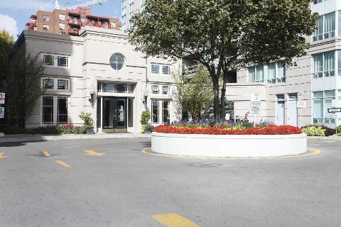 909 - 2 Covington Rd, Condo with 2 bedrooms, 2 bathrooms and 1 parking in North York ON | Image 1