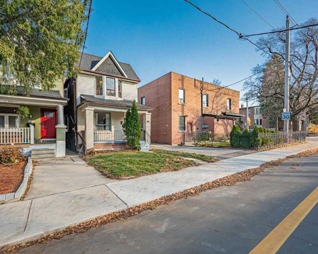 885 Shaw St, House detached with 3 bedrooms, 4 bathrooms and 1.5 parking in Toronto ON | Image 12