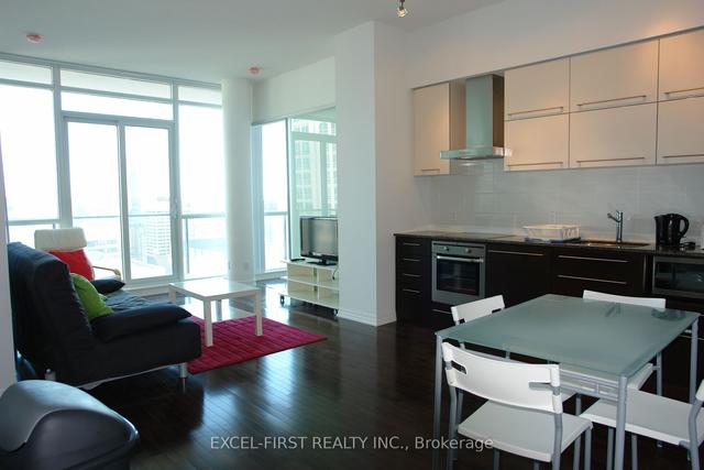 PH207 - 770 Bay St, Condo with 1 bedrooms, 2 bathrooms and 0 parking in Toronto ON | Image 3