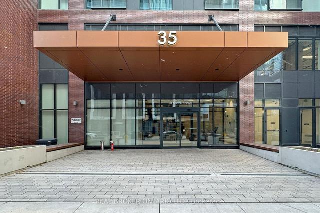 1020 - 35 Tubman Ave, Condo with 2 bedrooms, 2 bathrooms and 1 parking in Toronto ON | Image 12
