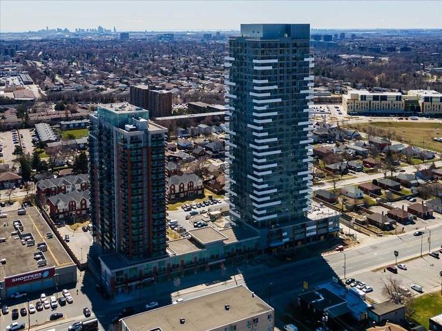 PH04 - 284 Queen St E, Condo with 2 bedrooms, 2 bathrooms and 1 parking in Brampton ON | Image 1