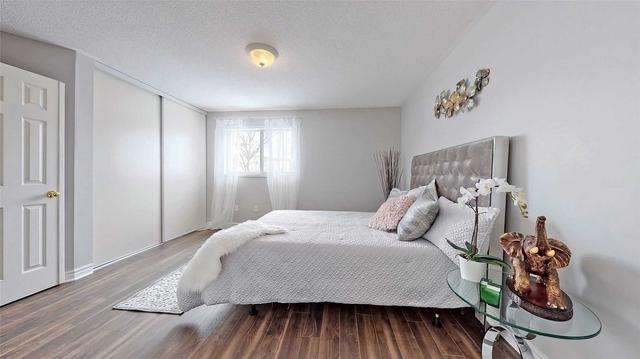 MAIN - 24 Leggott Ave, House detached with 3 bedrooms, 1 bathrooms and 2 parking in Barrie ON | Image 5