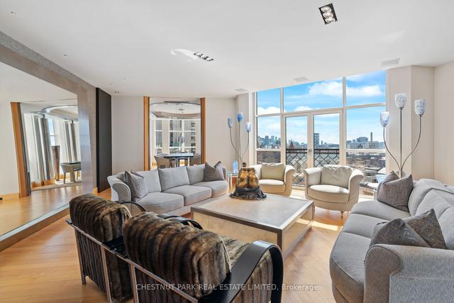 11A - 22 St Thomas St, Condo with 2 bedrooms, 4 bathrooms and 2 parking in Toronto ON | Image 17