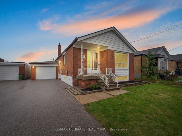 12 Arnham Rd, House detached with 3 bedrooms, 2 bathrooms and 4 parking in Scarborough ON | Image 33