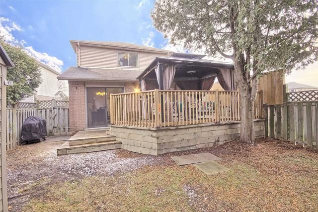886 Castlegrove Ave, House attached with 3 bedrooms, 3 bathrooms and 4 parking in Oshawa ON | Image 27