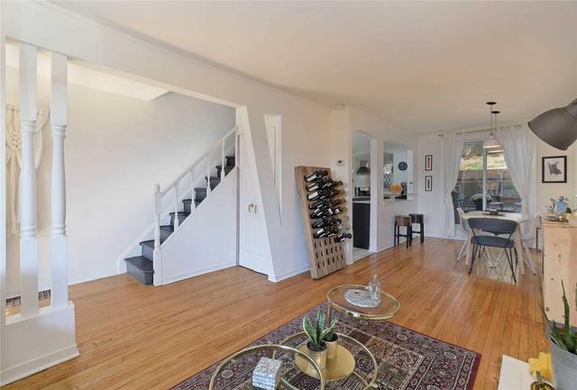 886 Davenport Rd, House semidetached with 4 bedrooms, 2 bathrooms and null parking in Toronto ON | Image 5